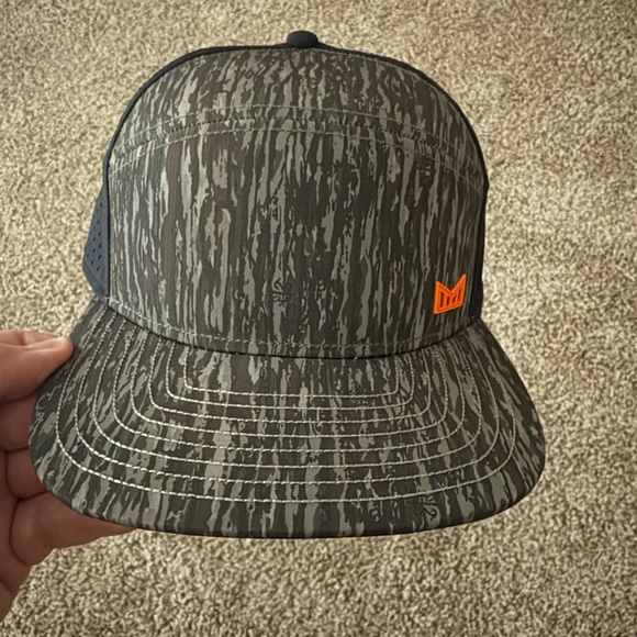 Melin Brand Black and Gray Water Pattern Snapback Hat - Picture 1 of 3